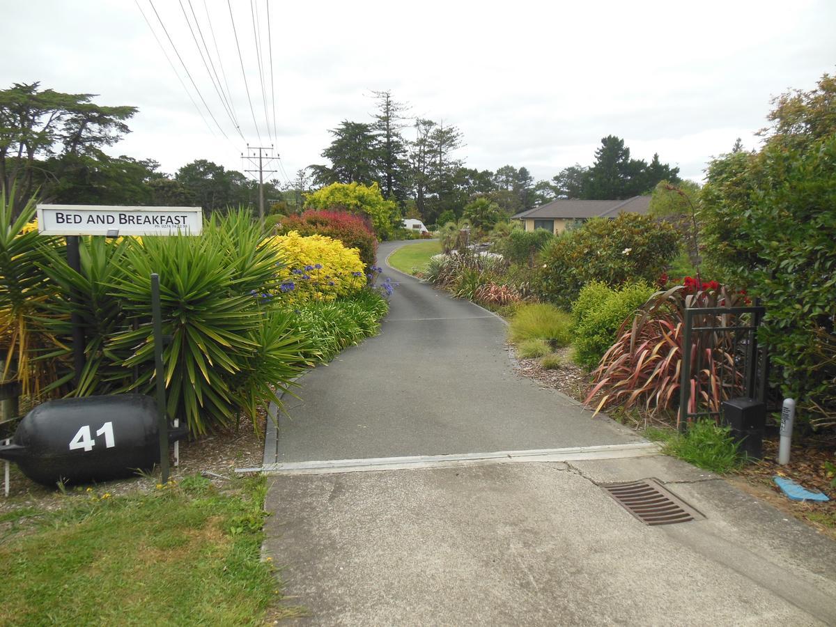 Silverdale Retreat Bed and Breakfast Orewa Exteriör bild